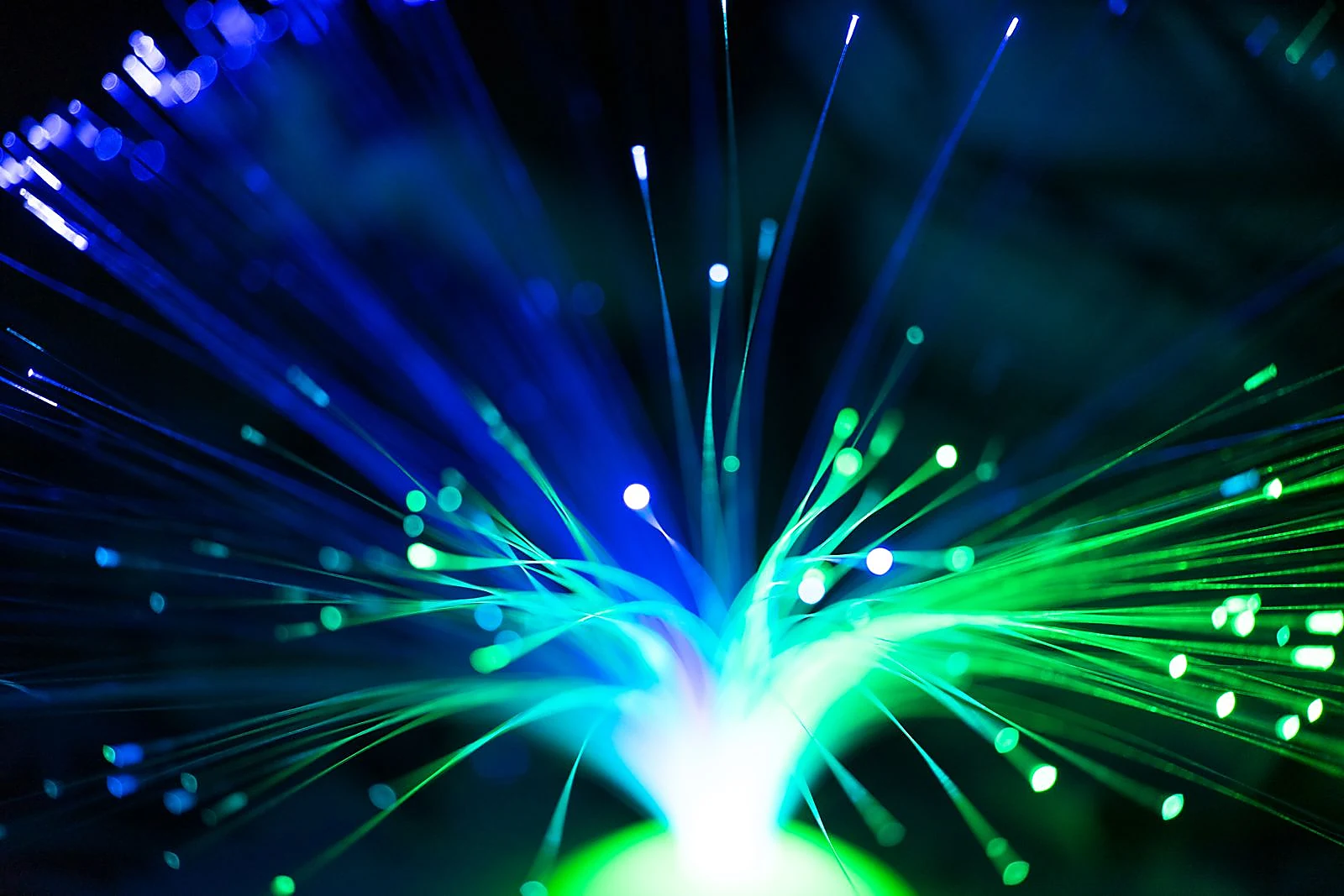 Filamentos luminosos de fibra óptica